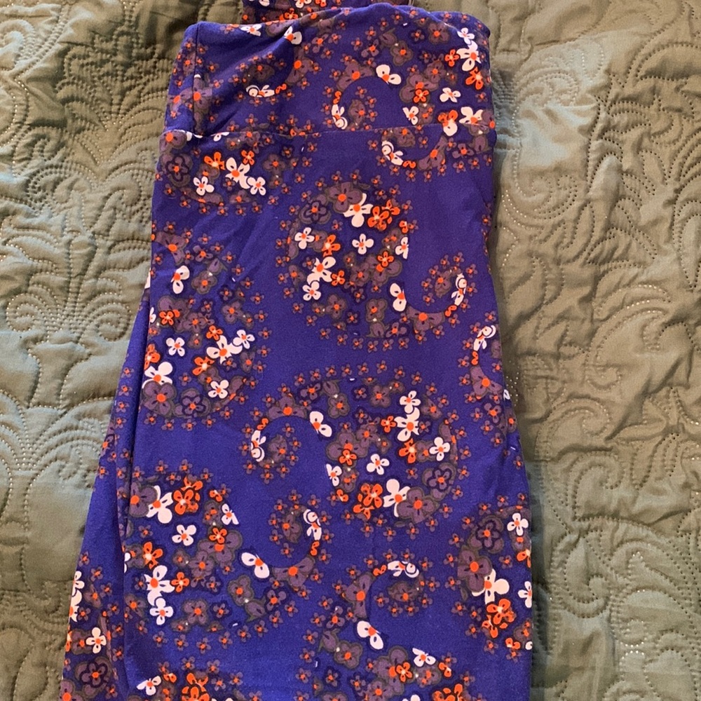 LuLaRoe Tall&Curvy leggings. purple/orange/white/black.  Like new